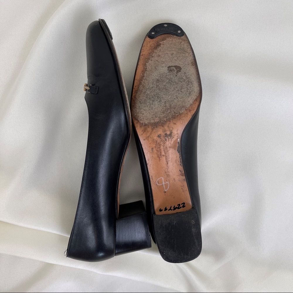 80s Vintage Salvatore Ferragamo Black Pumps - Picture 6 of 8